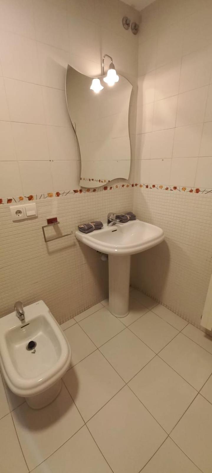 Con 2 Dormitorios, Garaje Y Terraza Junto A Valladolid