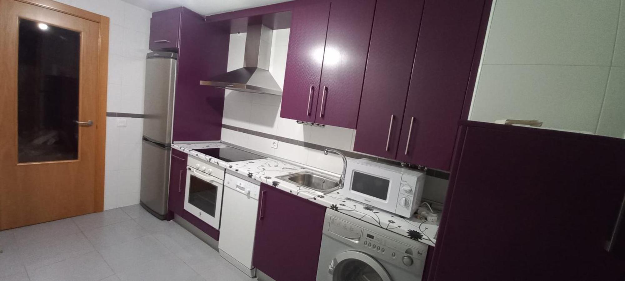 Con 2 Dormitorios, Garaje Y Terraza Junto A Apartament *