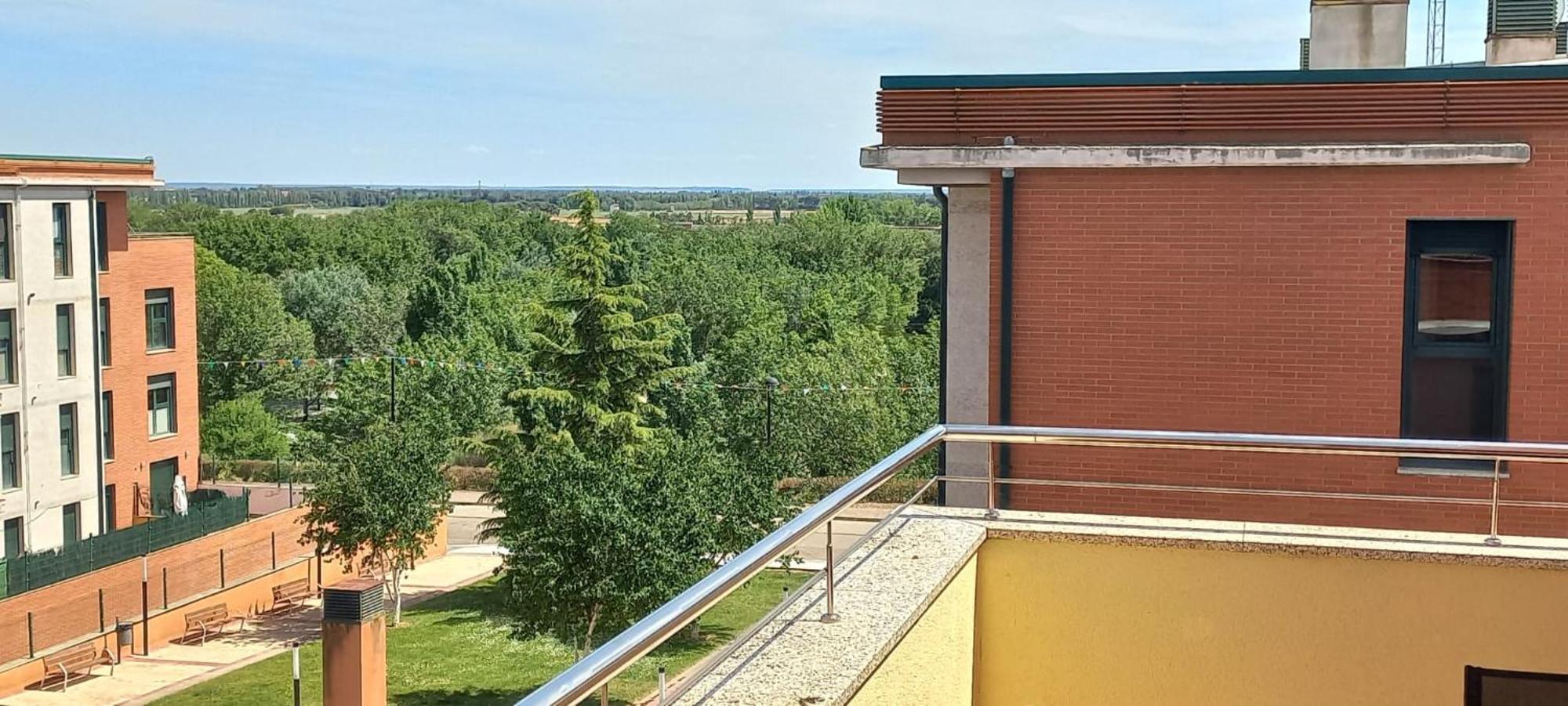 Apartment Con 2 Dormitorios, Garaje Y Terraza Junto A Valladolid